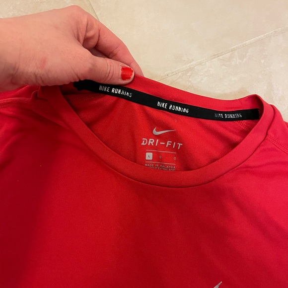 Nike Dri-Fit running shirt - Picture 6 of 8